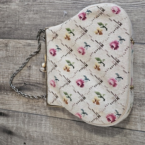 Vintage Floral 1950s 60s Needlepoint hand bag - Picture 6 of 10